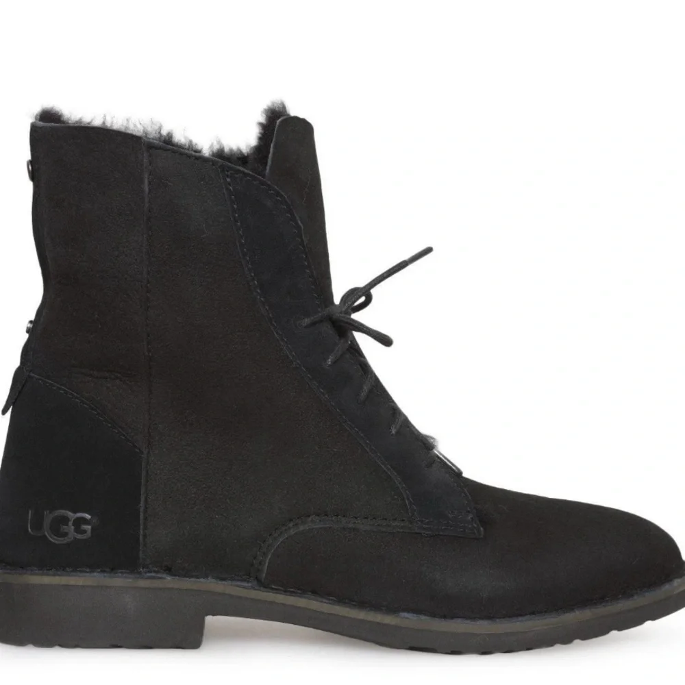 UGG size 9 Quincy Women's Black suede Winter ankle Boots